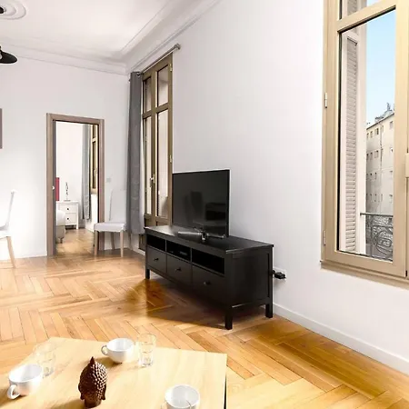 Bright And Spacious Apartment Equipped With All Comfort, At Two Steps From Beausoleil
