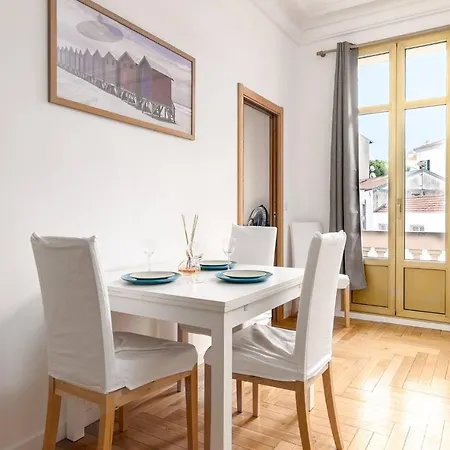 Bright And Spacious Apartment Equipped With All Comfort, At Two Steps From *