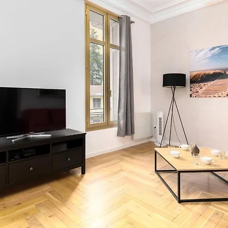 Bright And Spacious Apartment Equipped With All Comfort, At Two Steps From * Beausoleil