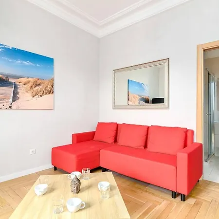 Bright And Spacious Apartment Equipped With All Comfort, At Two Steps From *
